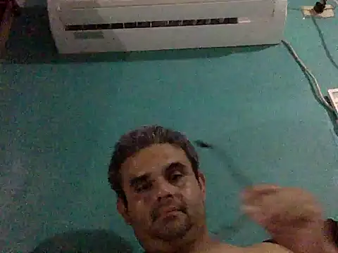 Snapshot of Katracho6969 chatting on October 18, 2025, 3:31 am Katracho6969 online show from October 18, 2025, 3:31 am