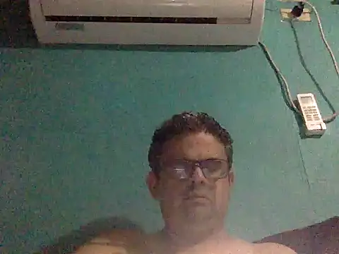 Snapshot of Katracho6969 chatting on October 19, 2025, 2:01 am Katracho6969 online show from October 19, 2025, 2:01 am