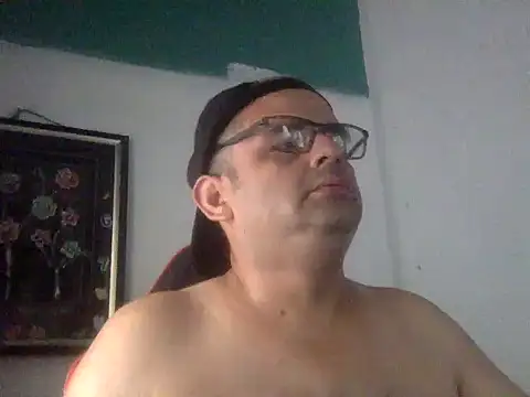 Katracho6969 online show from May 3, 2026, 4:57 pm