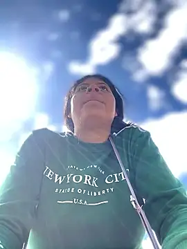 Elahia  marquez online show from January 17, 2026, 3:06 pm