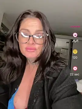 IrishmilfAnna online show from May 1, 2026, 12:15 am
