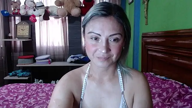  Charlize theron  online show from October 28, 2025, 10:01 pm