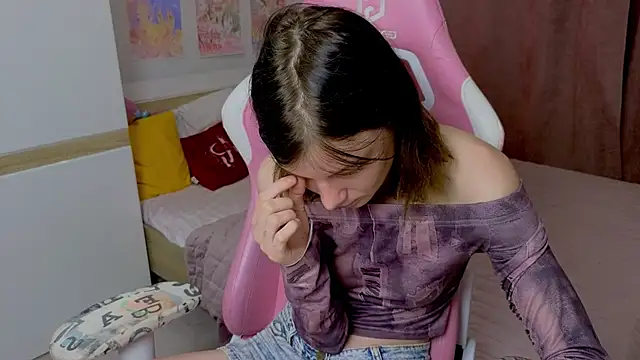 EllinEverly online show from June 22, 2026, 9:01 pm