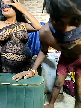 Snapshot of sexy-couple77 chatting on October 17, 2025, 3:47 pm sexy-couple77 online show from October 17, 2025, 3:47 pm