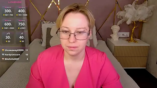 AlexandraGreen online show from April 28, 2026, 2:49 am