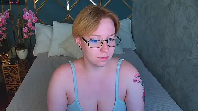 Snapshot of AlexandraGreen chatting on May 31, 2026, 6:09 pm AlexandraGreen online show from May 31, 2026, 6:09 pm
