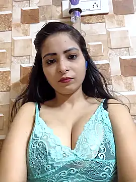QUEEN-ADITI online show from September 14, 2025, 1:10 pm