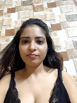 Snapshot of QUEEN-ADITI chatting on October 2, 2025, 3:24 am QUEEN-ADITI online show from October 2, 2025, 3:24 am
