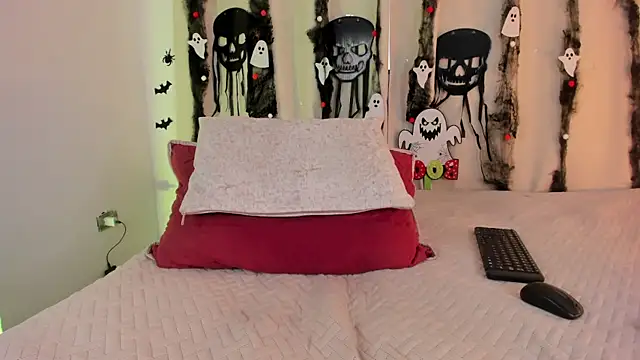 Snapshot of mrhot_night chatting on October 19, 2025, 10:54 pm mrhot night online show from October 19, 2025, 10:54 pm