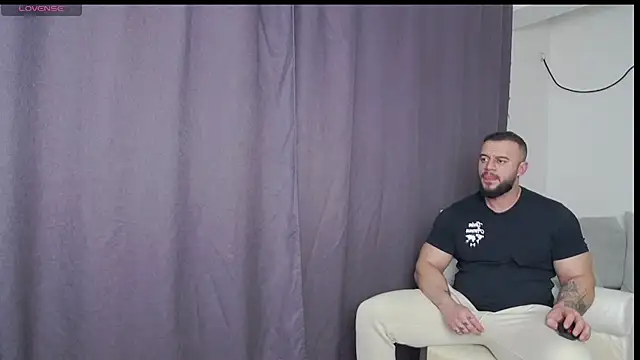 Snapshot of RickyMiami1 chatting on February 17, 2026, 7:09 pm RickyMiami1 online show from February 17, 2026, 7:09 pm