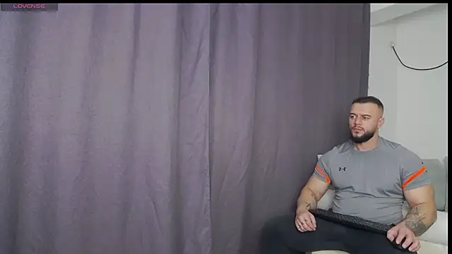 Snapshot of RickyMiami1 chatting on February 19, 2026, 6:04 pm RickyMiami1 online show from February 19, 2026, 6:04 pm