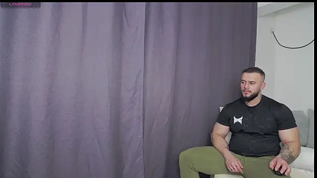 Snapshot of RickyMiami1 chatting on February 20, 2026, 8:09 pm RickyMiami1 online show from February 20, 2026, 8:09 pm