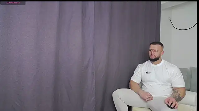 Snapshot of RickyMiami1 chatting on February 26, 2026, 7:24 pm RickyMiami1 online show from February 26, 2026, 7:24 pm