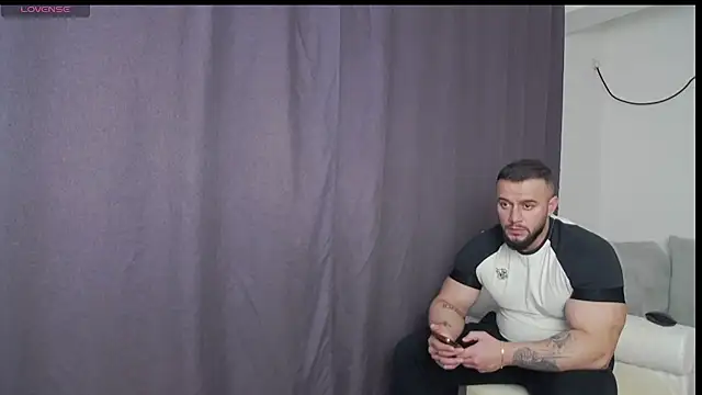 Snapshot of RickyMiami1 chatting on March 1, 2026, 8:55 pm RickyMiami1 online show from March 1, 2026, 8:55 pm