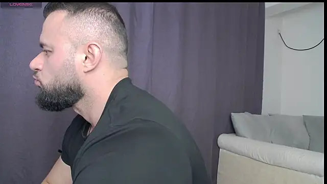 Snapshot of RickyMiami1 chatting on March 8, 2026, 7:06 pm RickyMiami1 online show from March 8, 2026, 7:06 pm