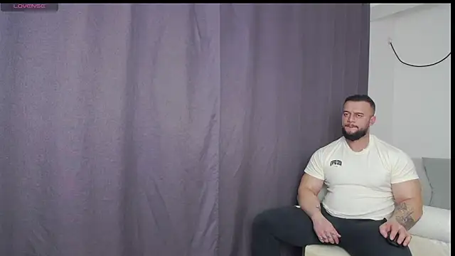 Snapshot of RickyMiami1 chatting on March 11, 2026, 6:58 pm RickyMiami1 online show from March 11, 2026, 6:58 pm