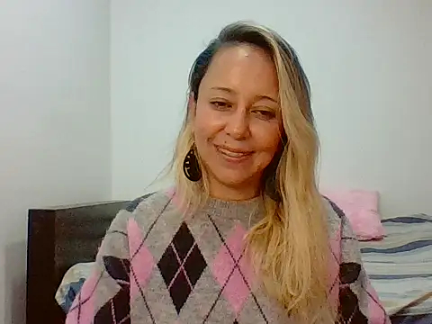 Snapshot of leah_susman chatting on October 22, 2025, 2:06 pm leah susman online show from October 22, 2025, 2:06 pm