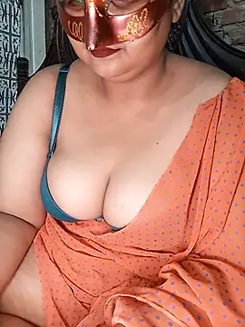 Tanisha-Chy online show from July 18, 2026, 5:28 pm