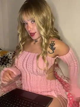 saraycat  online show from October 17, 2025, 11:40 pm