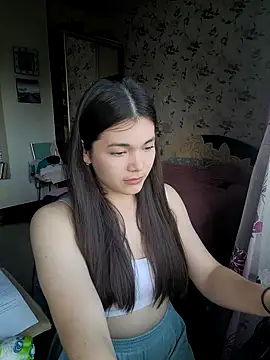 Snapshot of Albi_Glow chatting on September 16, 2025, 11:00 am Albi Glow online show from September 16, 2025, 11:00 am