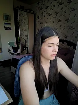 Snapshot of Albi_Glow chatting on September 17, 2025, 11:01 am Albi Glow online show from September 17, 2025, 11:01 am