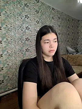 Snapshot of Albi_Glow chatting on September 25, 2025, 2:26 am Albi Glow online show from September 25, 2025, 2:26 am