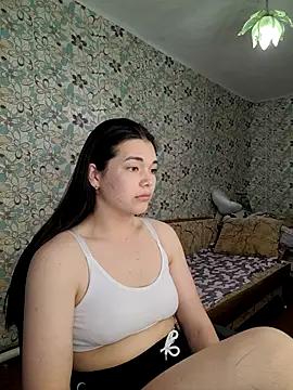 Snapshot of Albi_Glow chatting on September 28, 2025, 7:47 am Albi Glow online show from September 28, 2025, 7:47 am