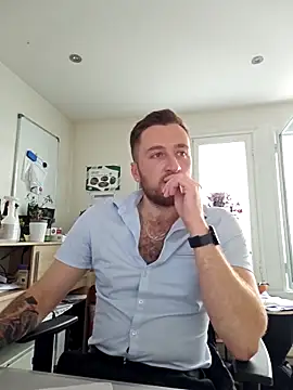 Snapshot of Keviios chatting on September 18, 2025, 7:32 am Keviios online show from September 18, 2025, 7:32 am