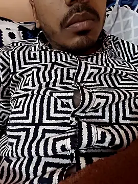 Snapshot of YourTarzan chatting on February 4, 2026, 8:20 am YourTarzan online show from February 4, 2026, 8:20 am