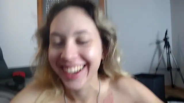 Snapshot of L_Sofia chatting on October 31, 2025, 8:15 am L Sofia online show from October 31, 2025, 8:15 am