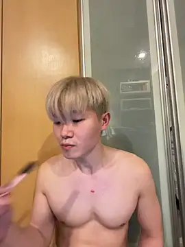 Snapshot of zachlee_69 chatting on March 3, 2026, 8:04 pm zachlee 69 online show from March 3, 2026, 8:04 pm