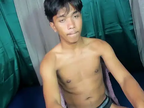 chris hot asian loverboy online show from March 8, 2026, 6:12 pm