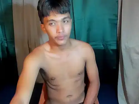 chris hot asian loverboy online show from March 30, 2026, 10:38 am