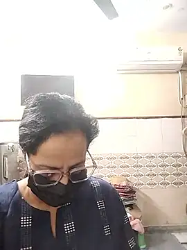 meenu bhabhi547 online show from February 2, 2026, 3:05 am