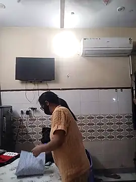 meenu bhabhi547 online show from May 6, 2026, 1:47 am
