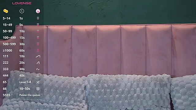 Snapshot of VanessaOlive chatting on September 25, 2025, 4:05 am VanessaOlive online show from September 25, 2025, 4:05 am