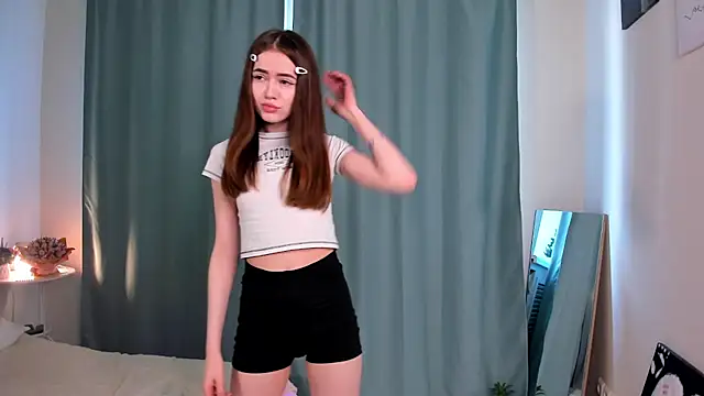 Chloeee4200 online show from May 2, 2026, 1:05 pm