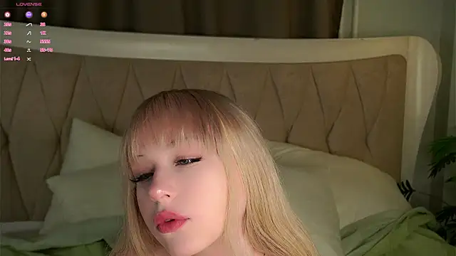 MarciDarugar online show from October 27, 2025, 3:05 pm