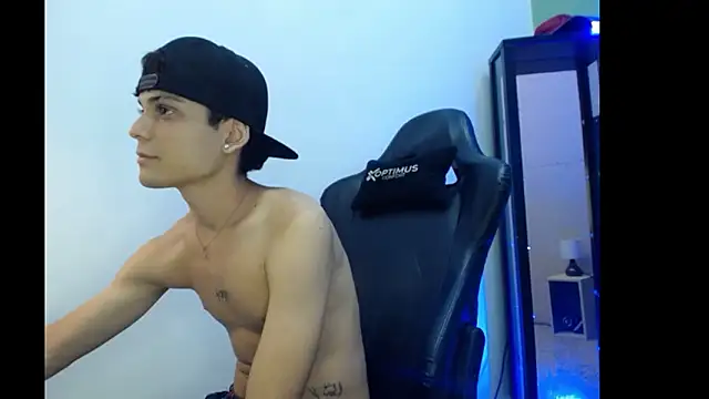 dilan hott  online show from January 18, 2026, 8:12 pm