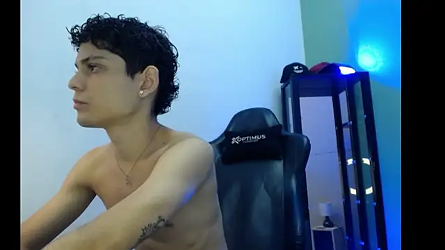 dilan hott  online show from January 19, 2026, 3:05 pm