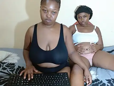 xfoxybrownxx online show from September 9, 2025, 6:13 am