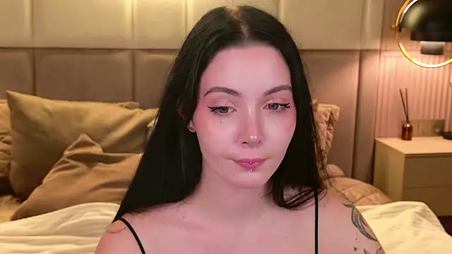 Snapshot of Goldy_Stark chatting on September 26, 2025, 8:35 pm Goldy Stark online show from September 26, 2025, 8:35 pm