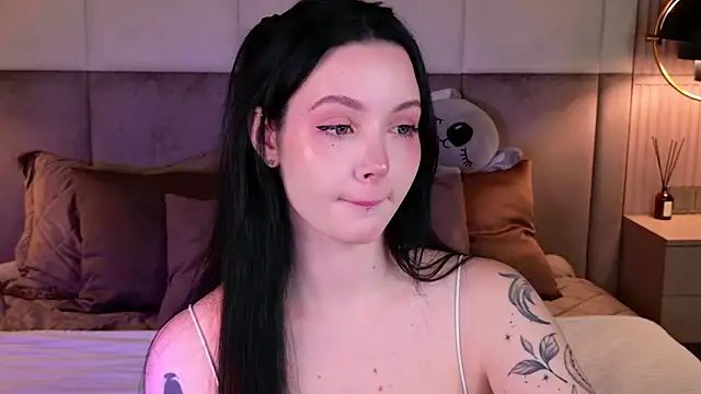 Snapshot of Goldy_Stark chatting on October 5, 2025, 8:40 pm Goldy Stark online show from October 5, 2025, 8:40 pm