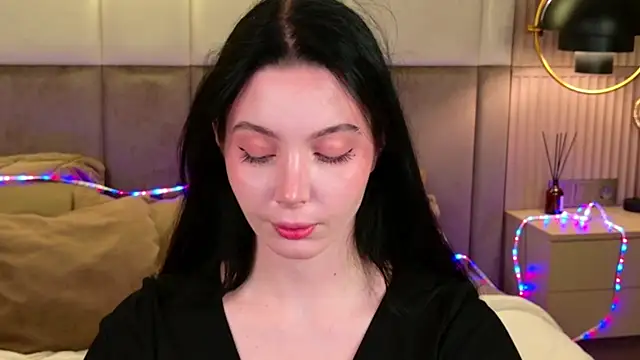 Snapshot of Goldy_Stark chatting on October 17, 2025, 8:44 pm Goldy Stark online show from October 17, 2025, 8:44 pm