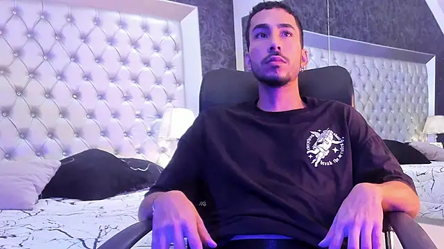 Snapshot of JhosuaCollins_ chatting on September 30, 2025, 3:28 pm JhosuaCollins online show from September 30, 2025, 3:28 pm