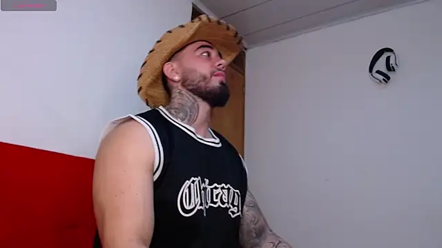 tommyblessd1 online show from October 24, 2025, 4:36 pm