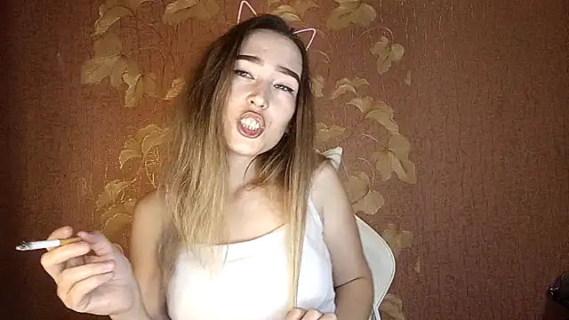 Snapshot of Awora_Wolf chatting on September 17, 2025, 5:25 pm Awora Wolf online show from September 17, 2025, 5:25 pm