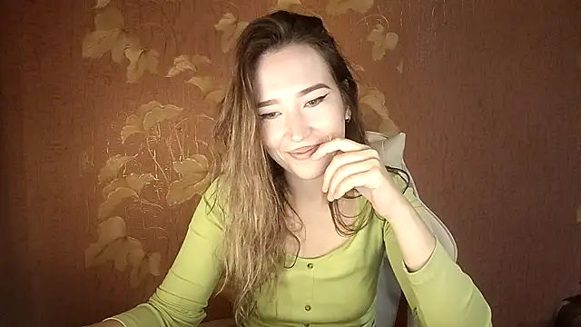 Snapshot of Awora_Wolf chatting on October 11, 2025, 8:40 pm Awora Wolf online show from October 11, 2025, 8:40 pm