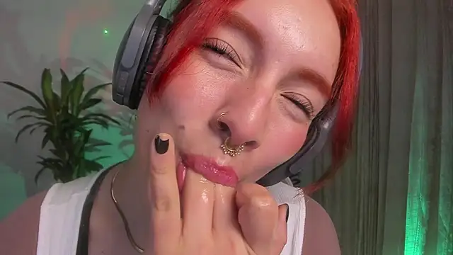 bri von dhara   online show from October 18, 2025, 3:35 pm