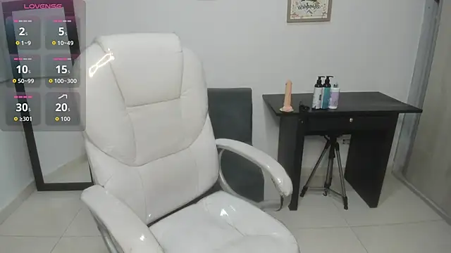 Snapshot of Aiilyn_Ds chatting on October 4, 2025, 9:40 am Aiilyn Ds online show from October 4, 2025, 9:40 am